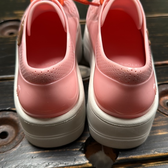 Melissa Viktor & Rolf Trainers - Size 5 - Picture 10 of 12